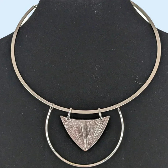 (2/$20) Guess Blue Triangle Torque Necklace - Picture 3 of 5